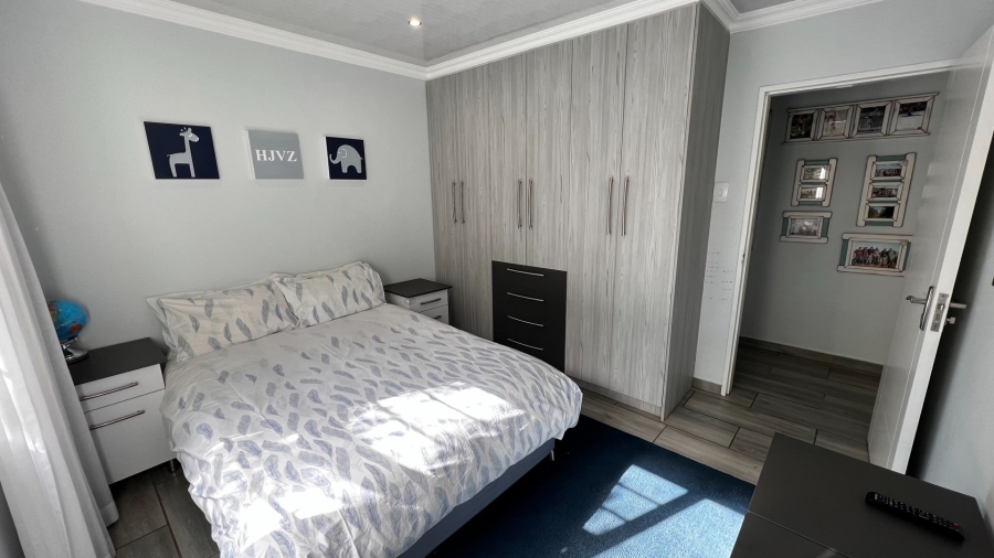 4 Bedroom Property for Sale in Langenhovenpark Free State